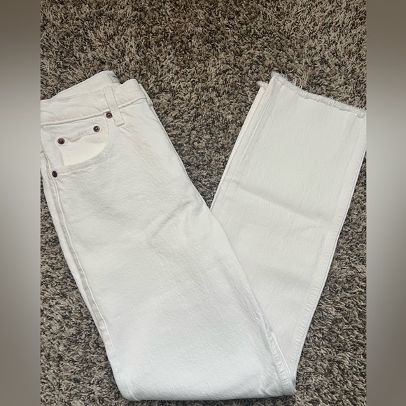 NWT Ultra High Rise 90s Straight Jean - Picture 4 of 4